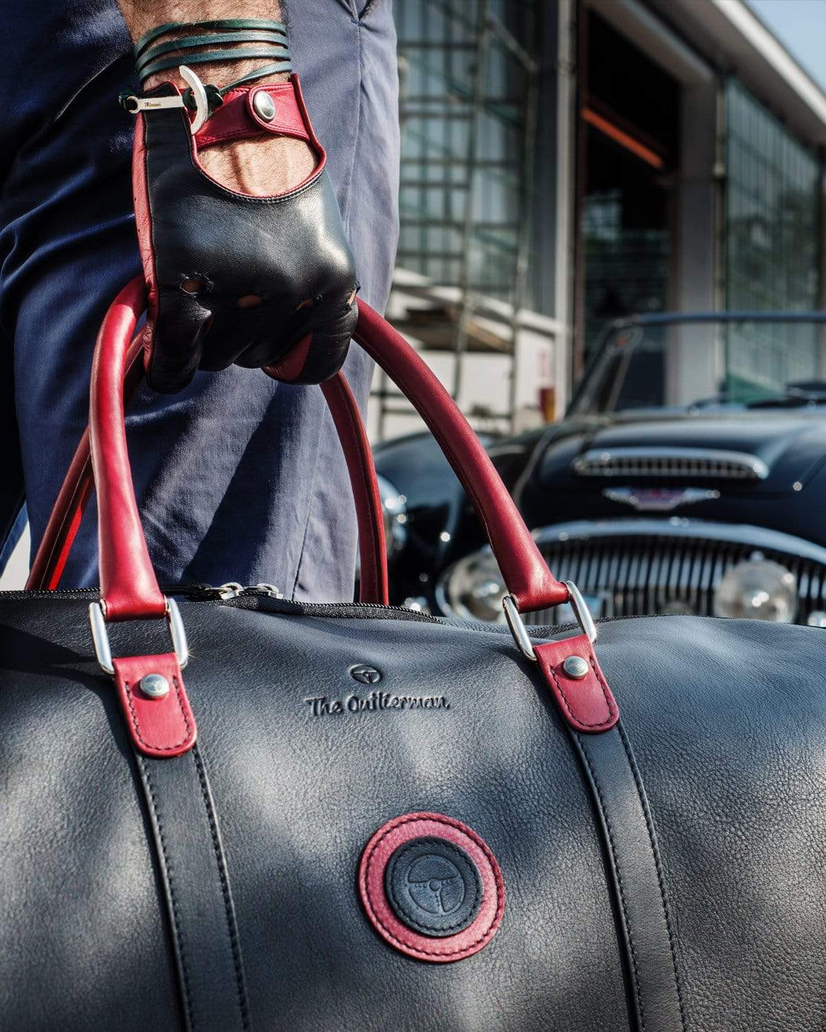 Globetrotter - Full-grain Leather Weekender Garment Bag - Red/Black – THE  OUTLIERMAN